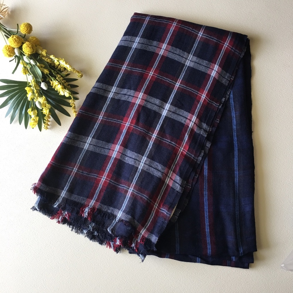 Michael Stars scarf / wrap. Good used condition.